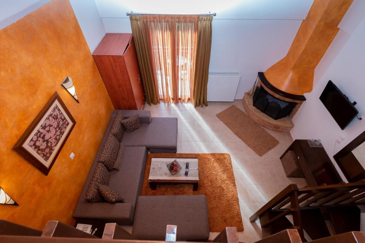 Ahilion Hotel カラブリタ エクステリア 写真